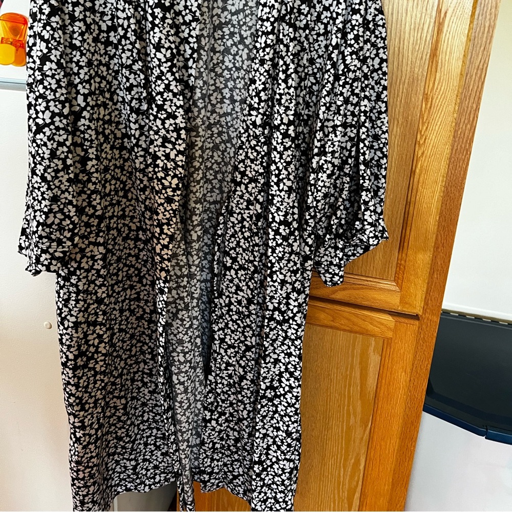 Dreams Co. Robe - Picture 4 of 4